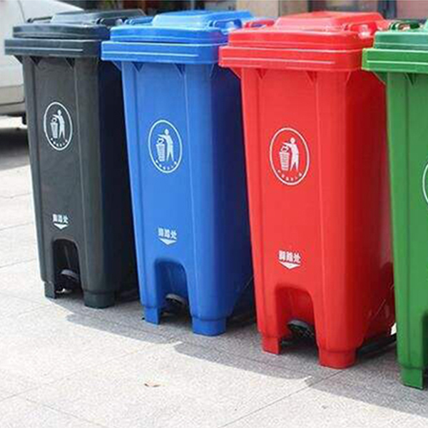 腳踏式垃圾桶